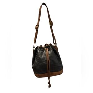 Vintage Boutique of Leathers 🇨🇦 Black and Brown Leather Bucket Bag